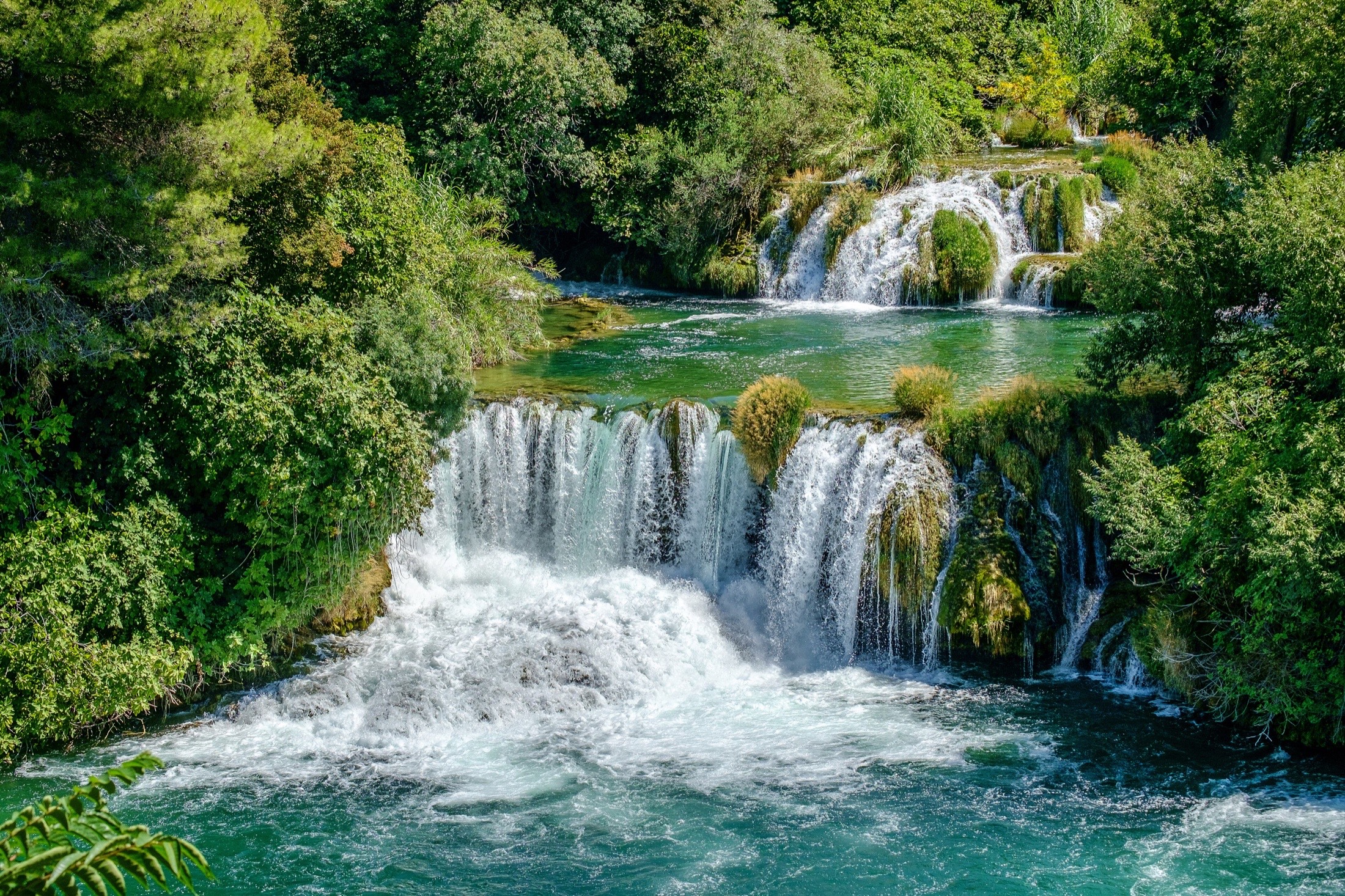 Cascadas verdes de Skradinski buk en el Parque Nacional Krka